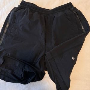 Lululemon 9" pace breaker short with luxtreme liner - black
